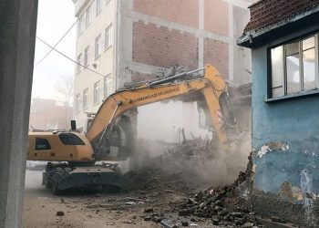Osmangazi’de 86 metruk bina yıkıldı