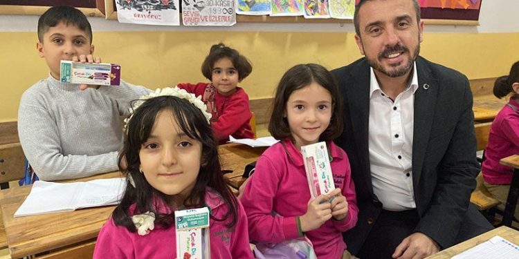 Kestel Belediyesi’nden çocuklara bakım seti