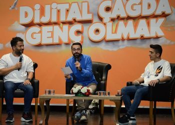 Fenomenler Yıldırımlı gençlerle buluştu