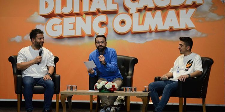 Fenomenler Yıldırımlı gençlerle buluştu