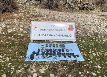 PKK’ya ait toprağa gömülü telsizler ele geçirildi
