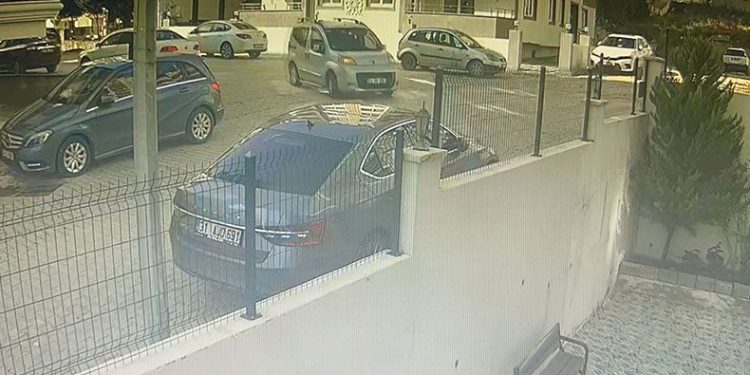 Aracı gündüz vakti çaldılar