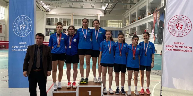 Osmangazili Badmintonculardan Çifte Başarı