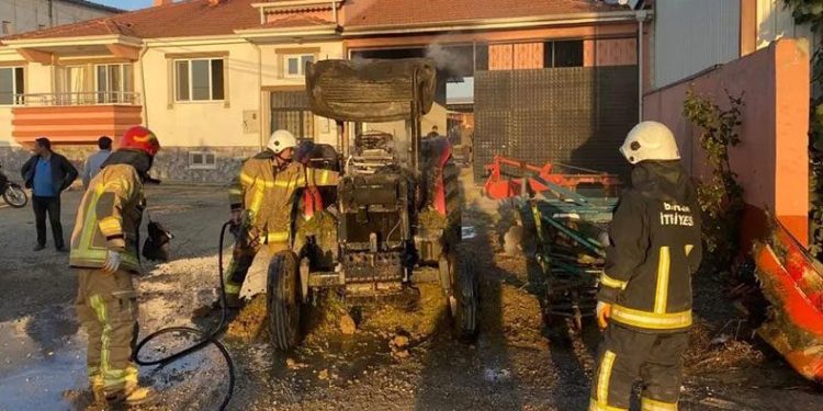 Bursa’da traktör alev alev yandı