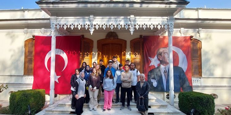 Gençlik, Bursa’da yollarda