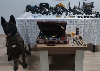 Evini silah imalathanesine çevirdi