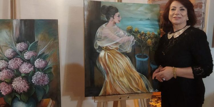 Renkleri tablolarında dans ettirdi