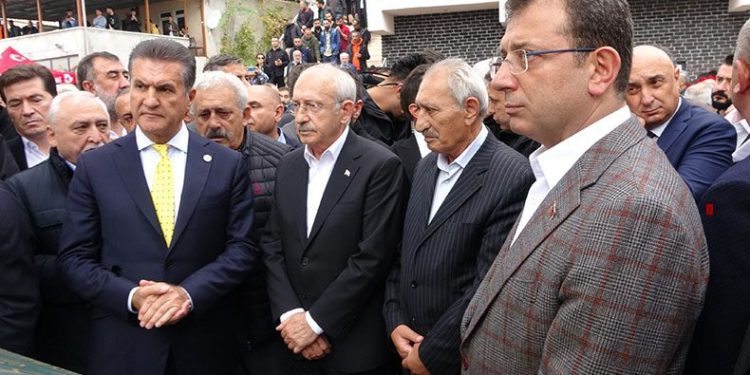 Celal Kılıçdaroğlu son yolculuğuna uğurlandı