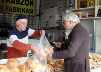 Türkiye’nin en ucuz ekmeğini satıyor