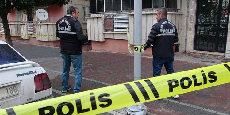 Akrabaların kavgası kanlı bitti: 1 ölü