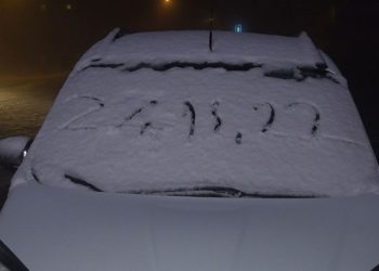 Kar yağışını duyan vatandaşlar Uludağ’a koştu