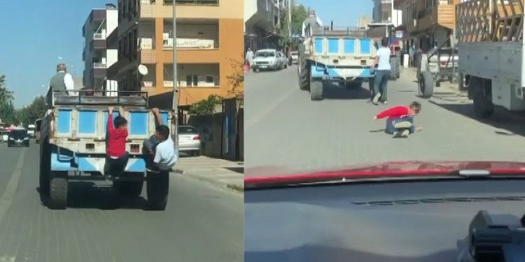 Traktör römorkuna asılan çocuk ölümden döndü