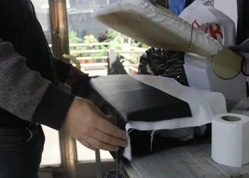 Çocukken başladığı mesleğe çırak bulamıyor