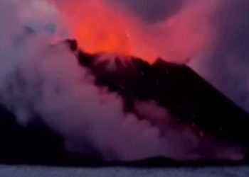 Shiveluch Yanardağı yeniden harekete geçti