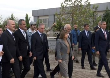 Bakan Soylu ve Bakan Özer saldırı bölgesinde