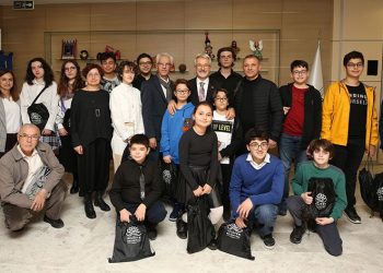 Ödüllü karikatüristler Başkan Erdem ile buluştu