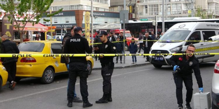 Husumetlisi yerine ailesini vurdu