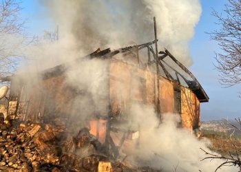 Müstakil ev yangında kül oldu