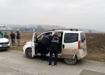 Araç içinde yaralı halde bulundu