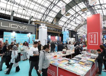 İnegöl kitap günleri tüm coşkusuyla sürüyor