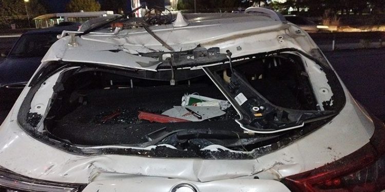 Kontrolden çıktı,park halindeki araçlara çarptı