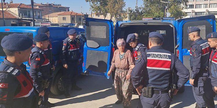 Babasını öldürdüğü ileri sürülen kadın tutuklandı