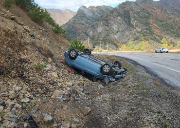 Hastane yolunda takla attılar