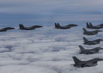 Kuzey Kore 180 savaş uçağı ile Güney Kore’ye gözdağı verdi