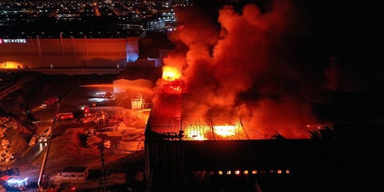 Bursa’da tekstil fabrikasında büyük yangın