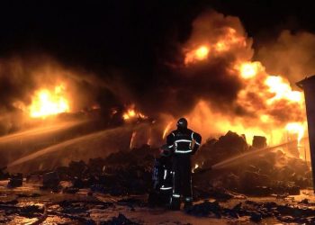 Bursa’da soğuk hava deposunda büyük yangın