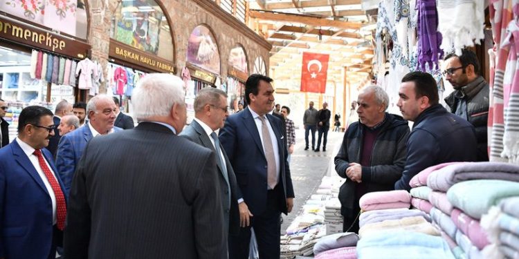 Başkan Dündar, “Esnaf dostu bir belediyeyiz”