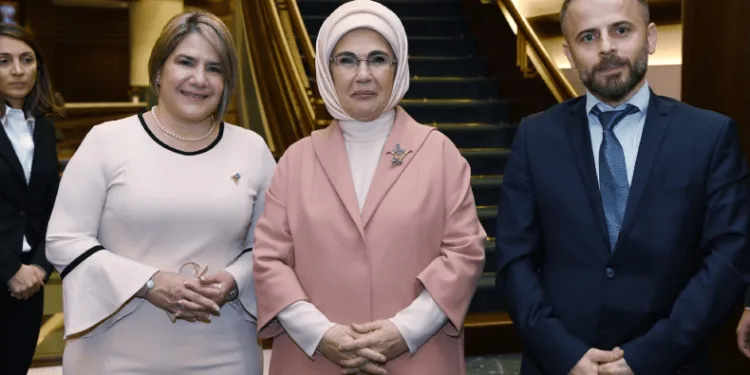Emine Erdoğan’dan Yenişehirli kadınlara selam