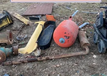 Çaldıkları malzemelerle yakalandılar