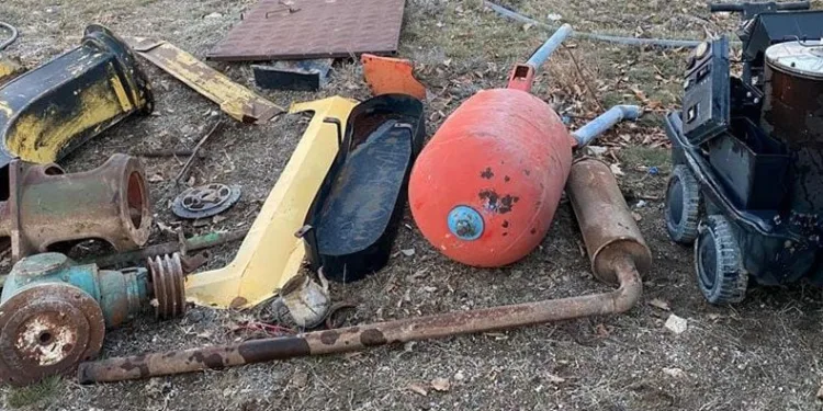 Çaldıkları malzemelerle yakalandılar