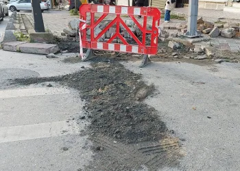 İBB’ye ait iş makinesinin altında kaldı