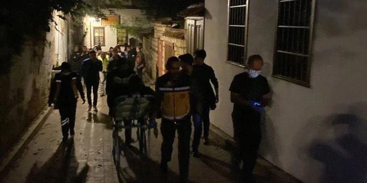 ‘Yan bakma’ kavgası kanlı bitti