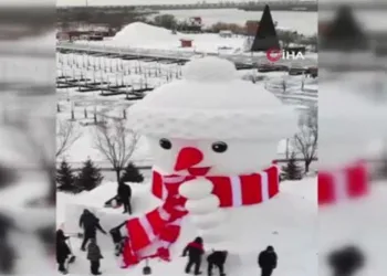 Çin’de dev kardan adam