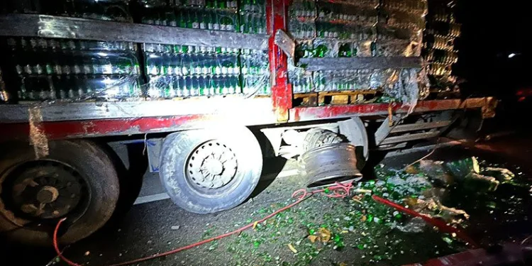 Gece yarısı feci kaza: 2 tır çarpıştı