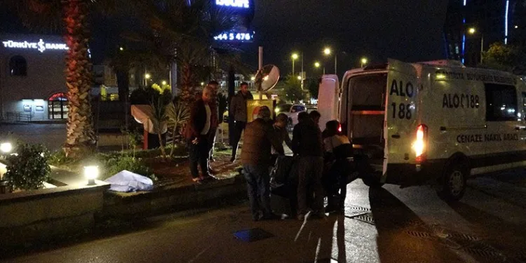 Arkadaşlarını beklerken hayatını kaybetti