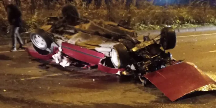 Uygulamadan kaçan araç takla attı