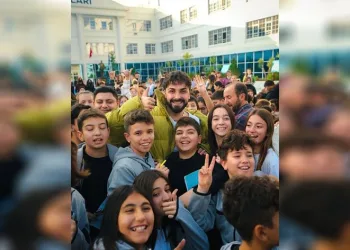 Rapçi Sefo’dan çocuk hayranına süpriz