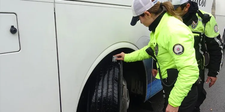 Bursa’da 51 sürücüye ceza kesildi