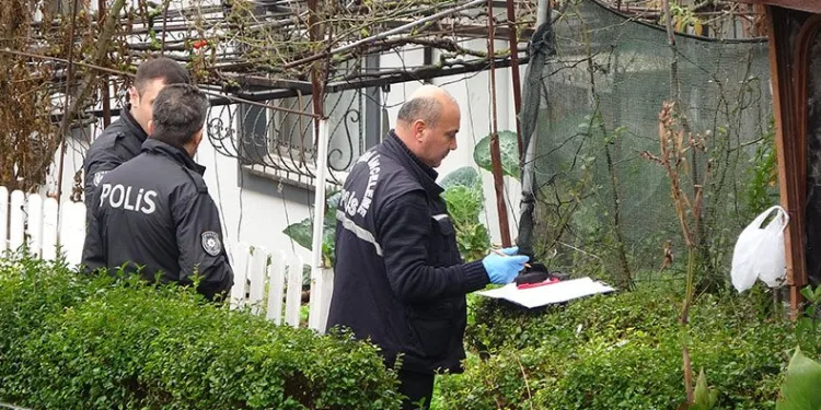 Babasını döven kuzenini öldürdü