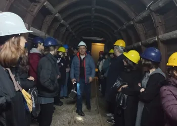 Öğrencilerinden madencilere destek