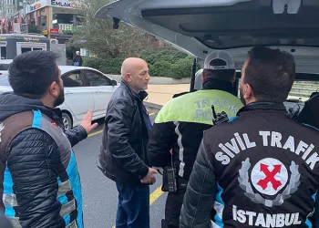 Servis şoföründen gazetecilere hakaret