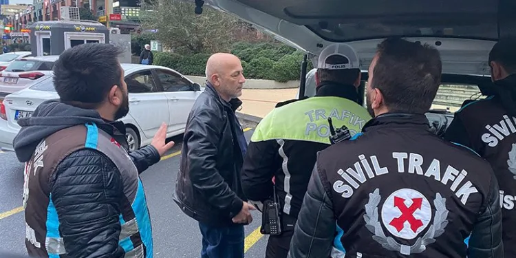 Servis şoföründen gazetecilere hakaret