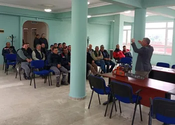 Mustafakemalpaşa’da ağaç kesimi kursu