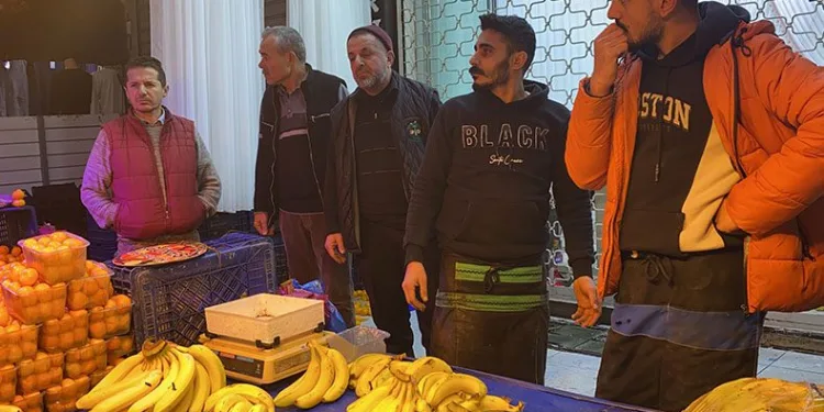 Bursa’da perdeci ile pazarcının kavgası kanlı bitti