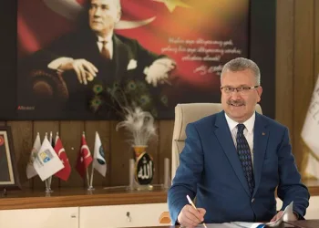 Karacabey’de metruk binalar tek tek yıkılıyor