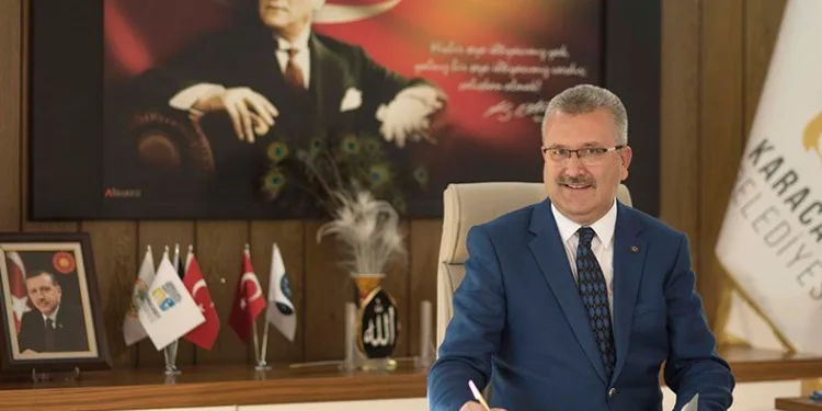 Karacabey’de metruk binalar tek tek yıkılıyor